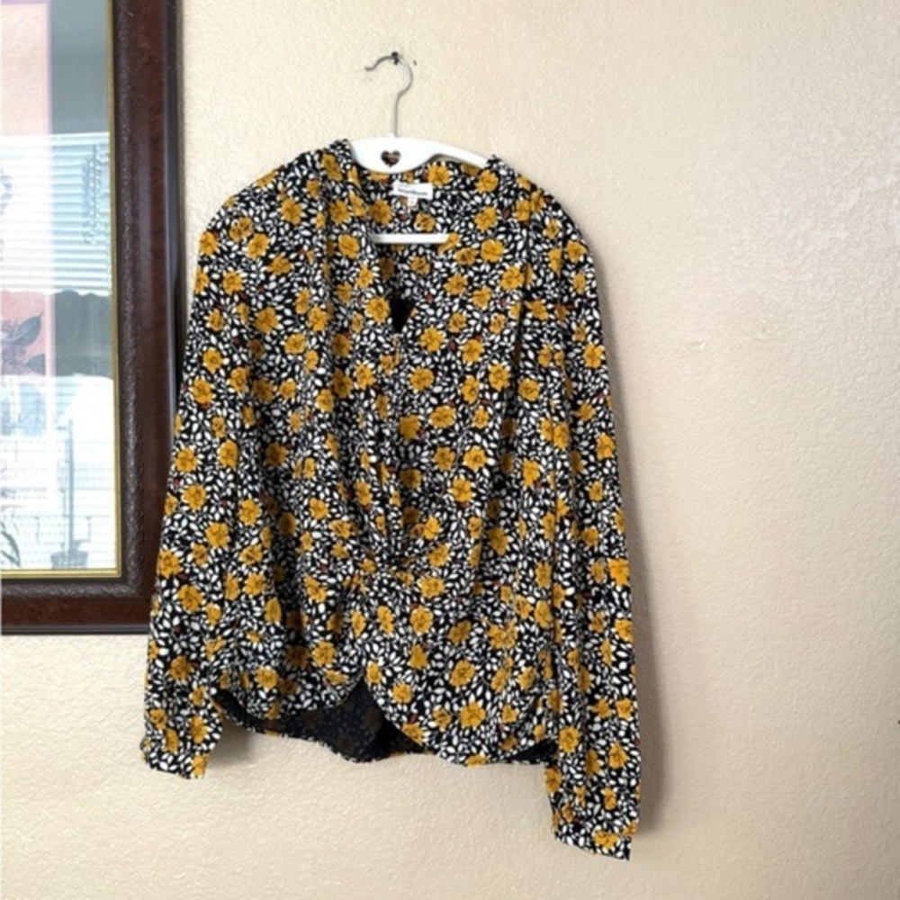 Heartloom top floral top size Large